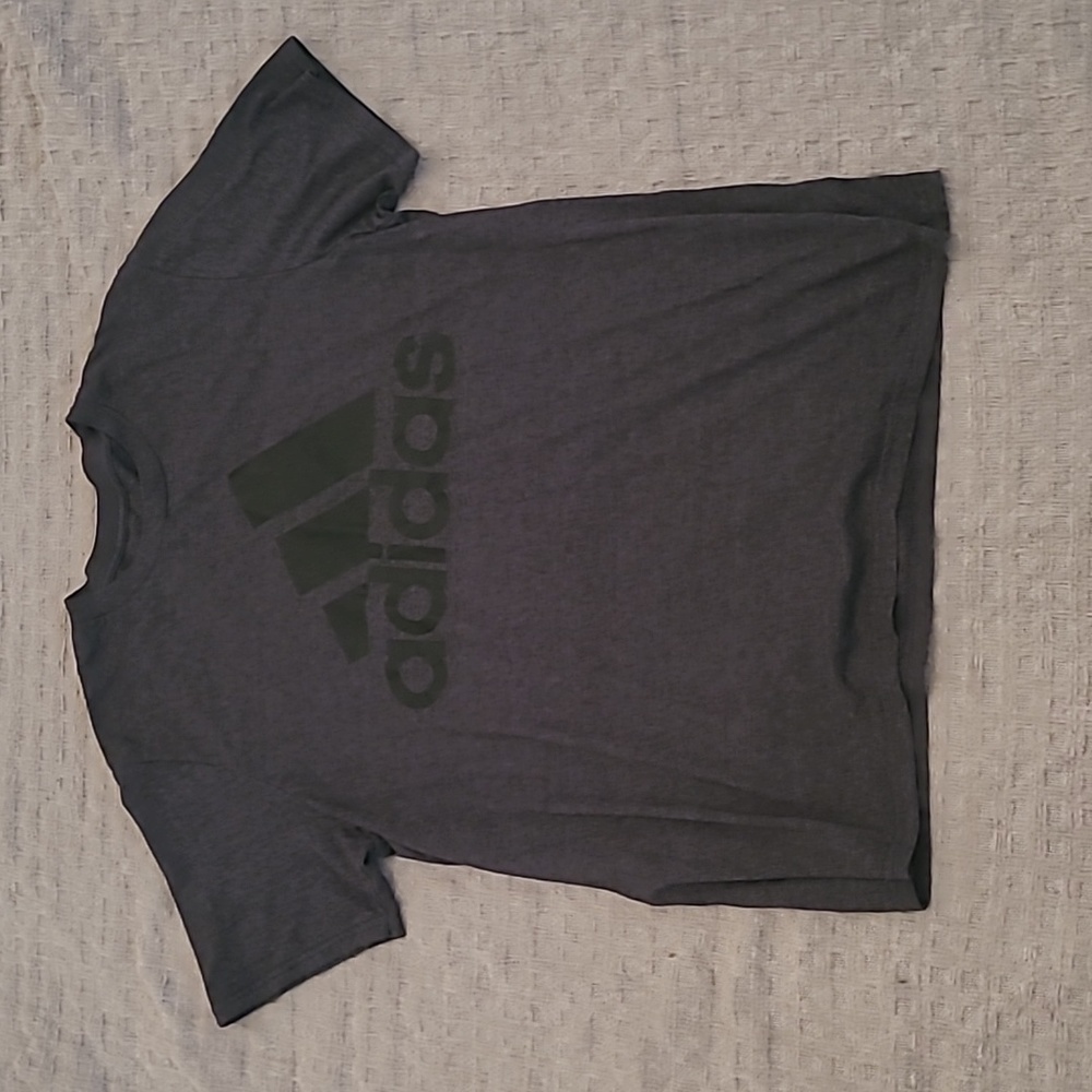Adidas Tee shirt